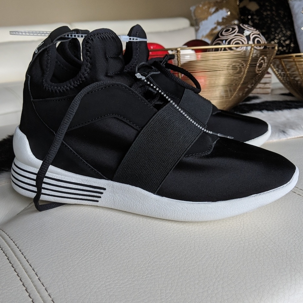 Kendall + Kylie Braydin High top sneakers